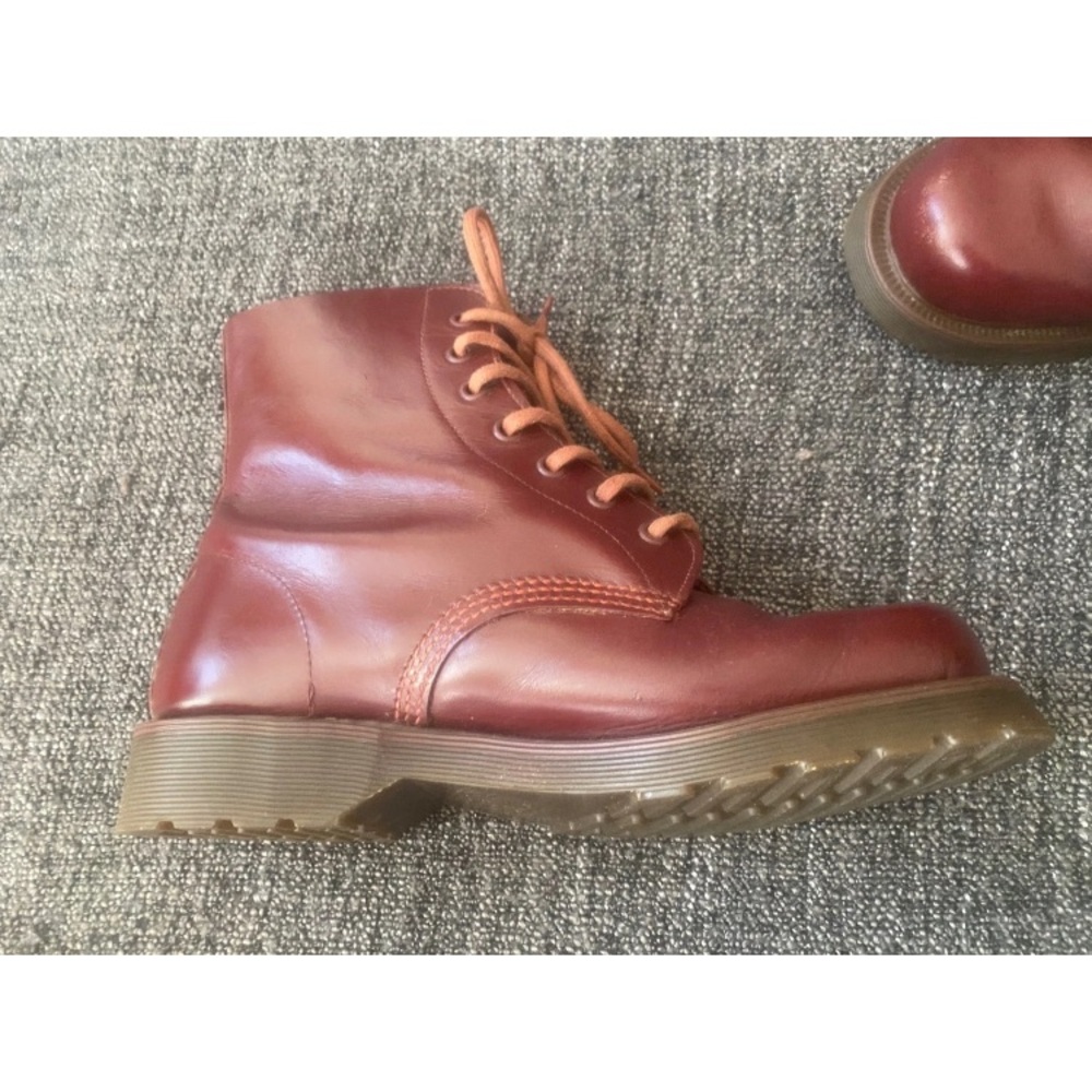 Vintage Dr Martens Oxblood 1980s Solovair 7 eyelet boots Sz 5 UK US Women’s Sz 7